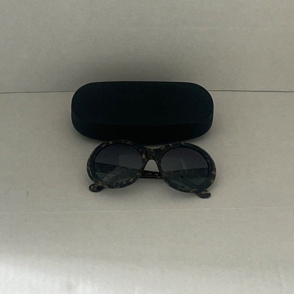 Oliver Goldsmith AUDREY Sunglasses. With Case. - Picture 8 of 9